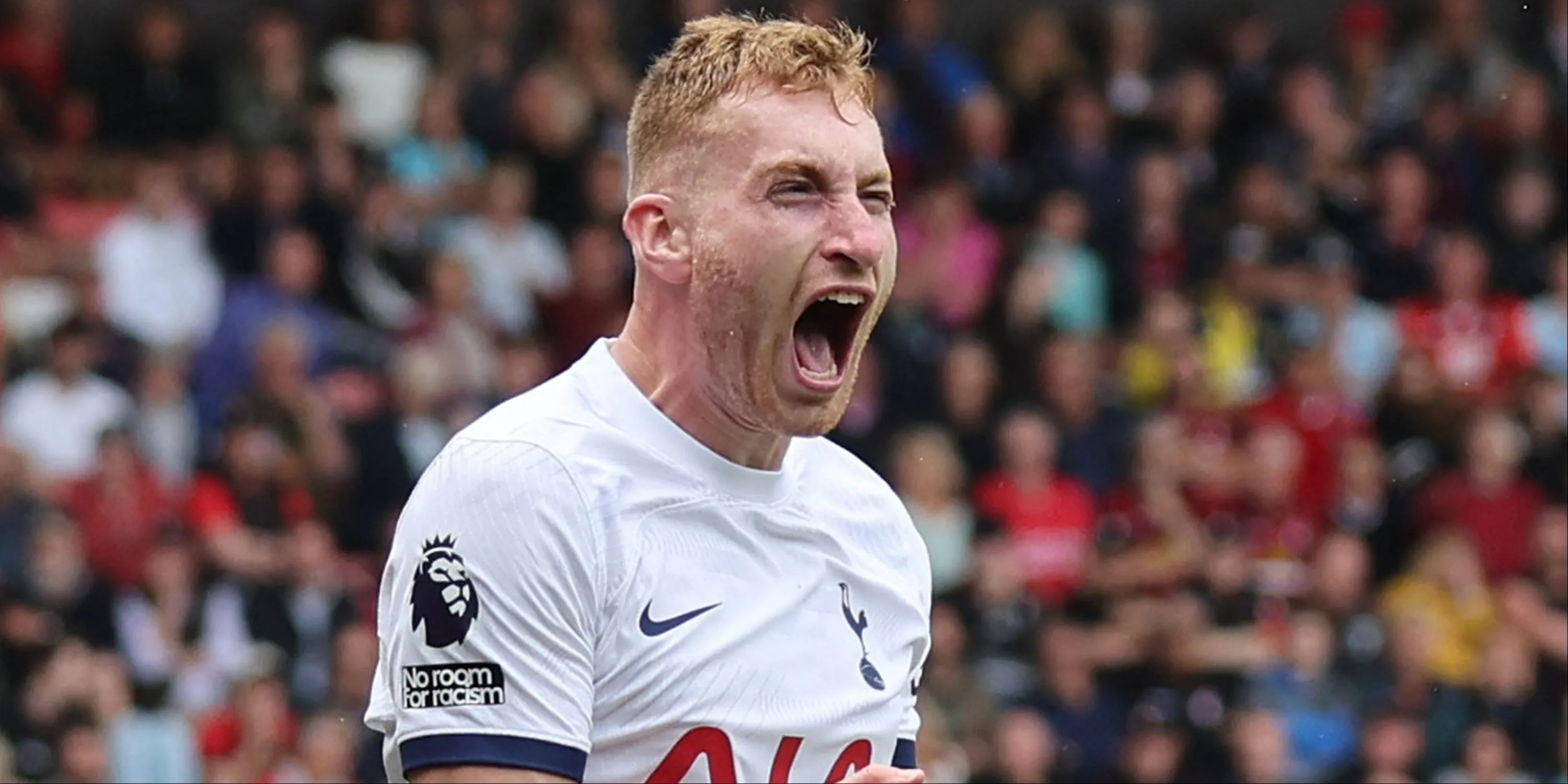 Cầu thủ chạy cánh Dejan Kulusevski của Tottenham Hotspur ăn mừng bàn thắng