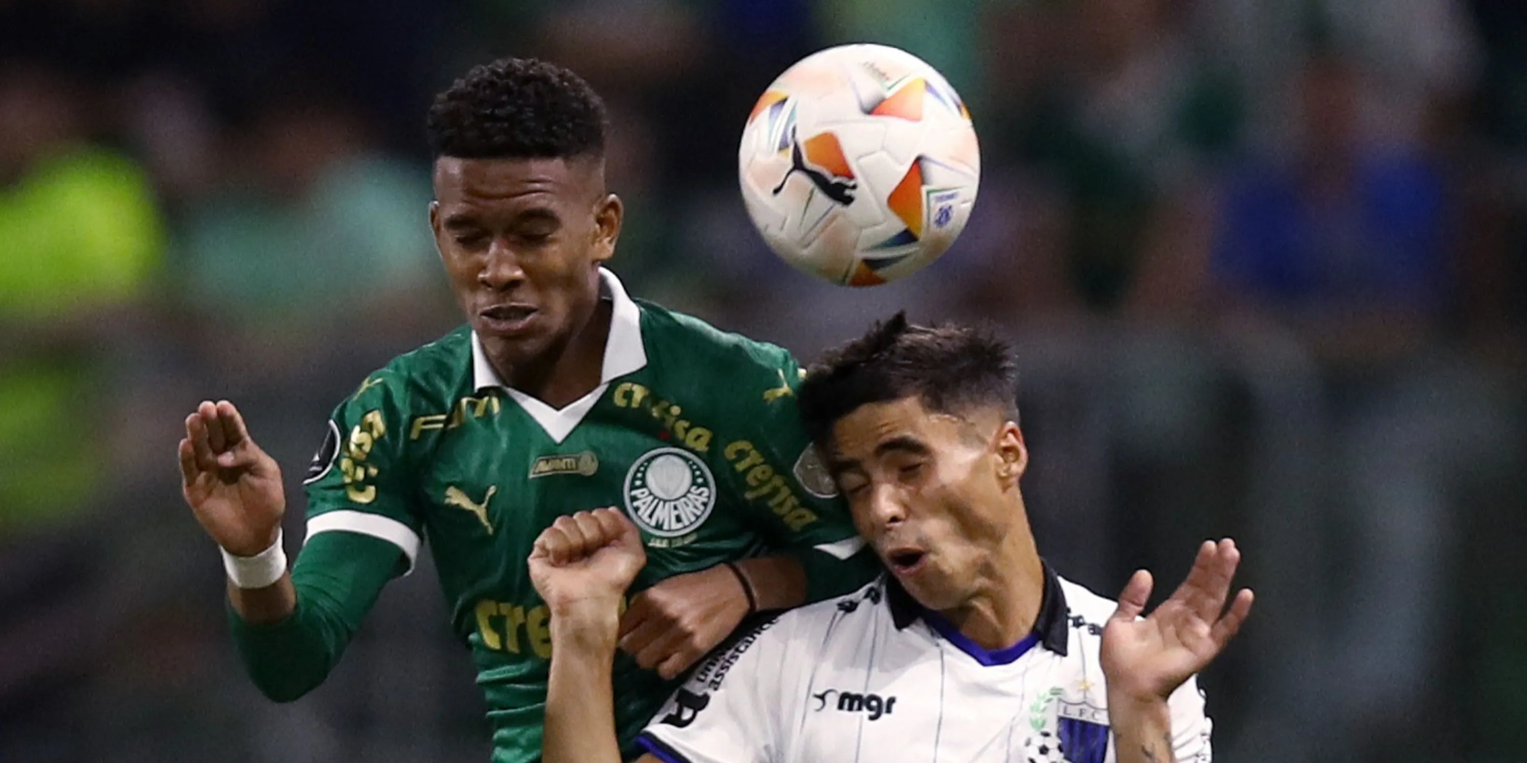Estêvão Willian đi bóng ấn tượng trong màu áo Palmeiras tại Brasileirão