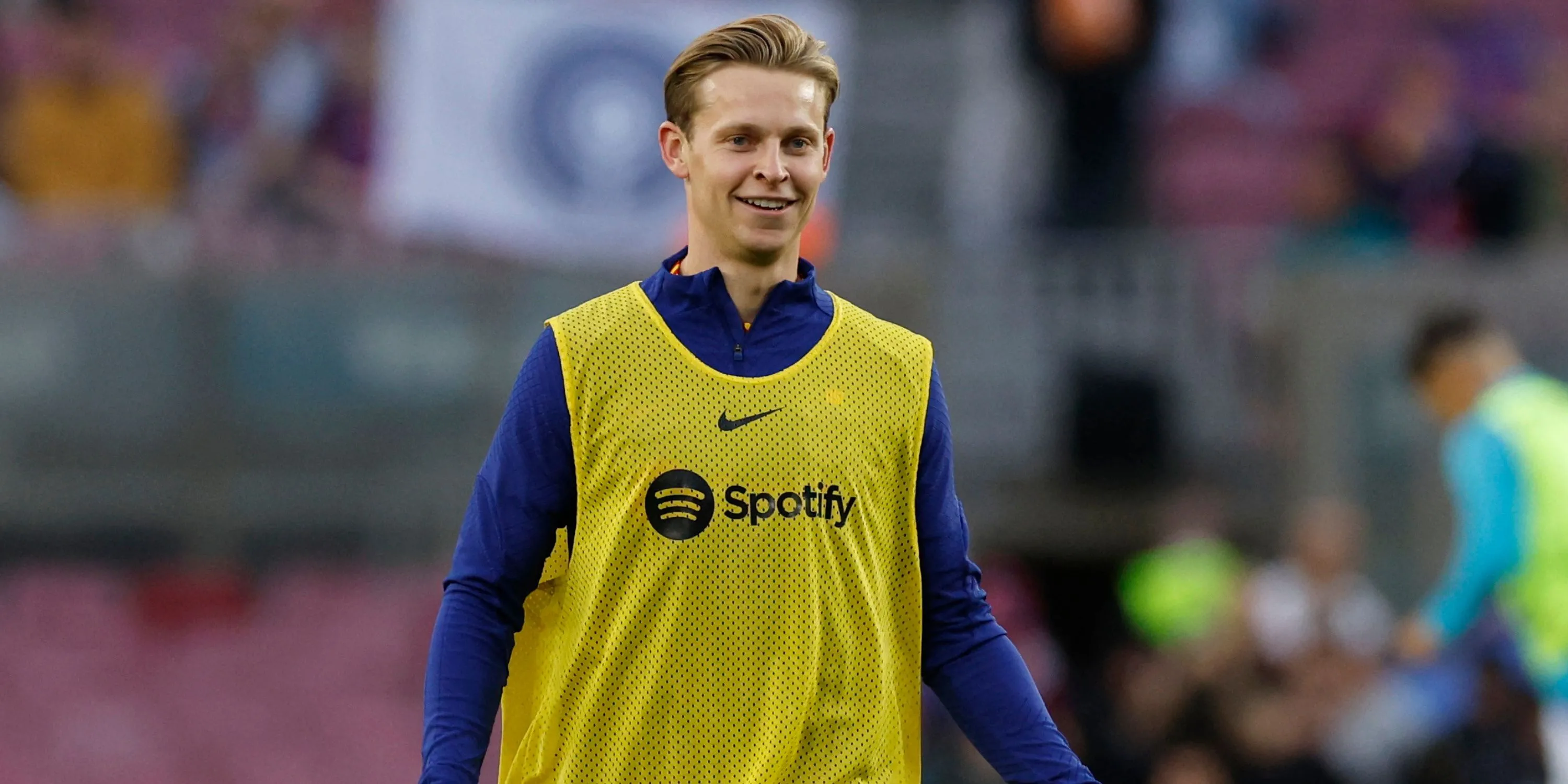 Frenkie de Jong trong màu áo Barcelona, một tiền vệ đẳng cấp thế giới