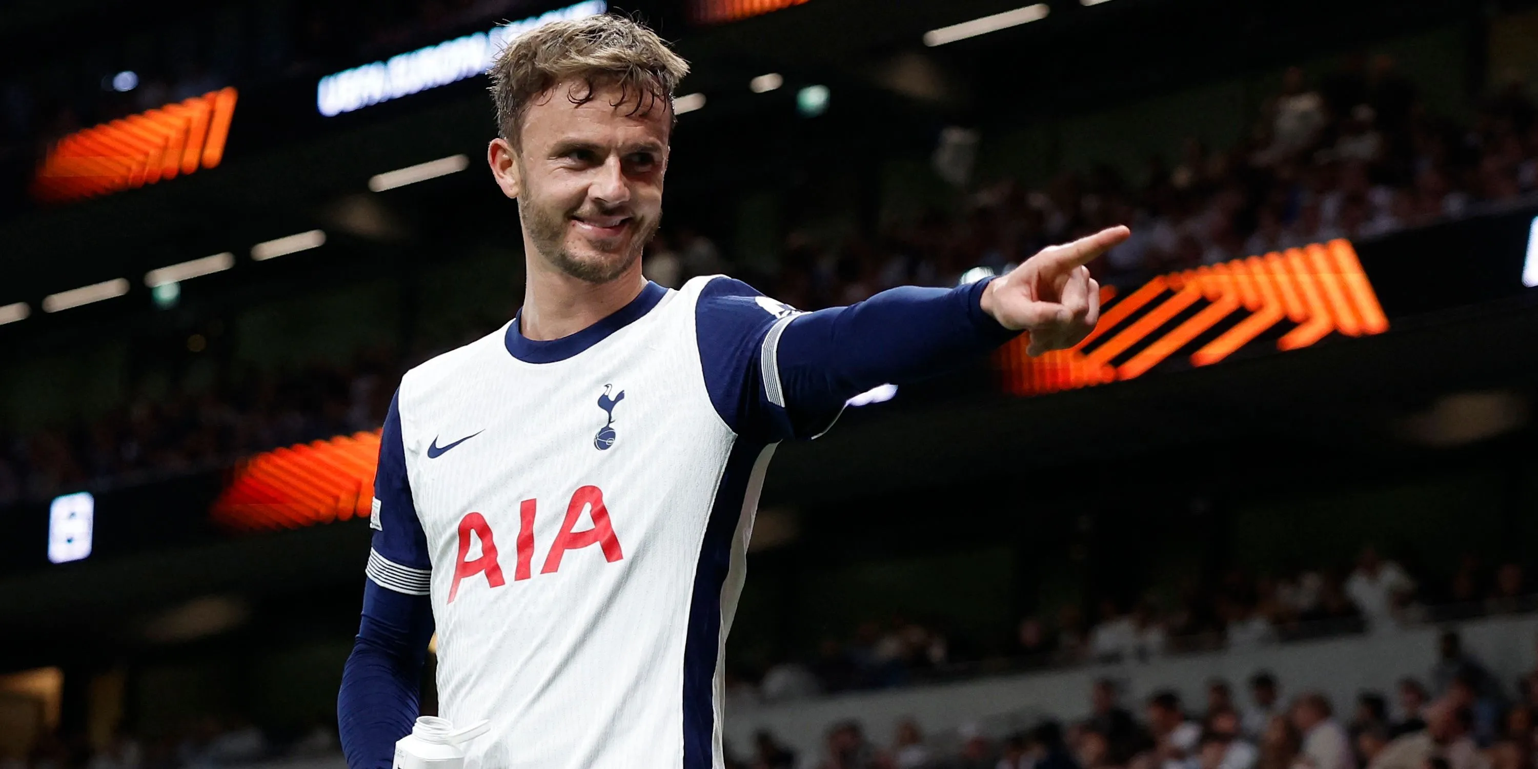 James Maddison trong màu áo Tottenham Hotspur