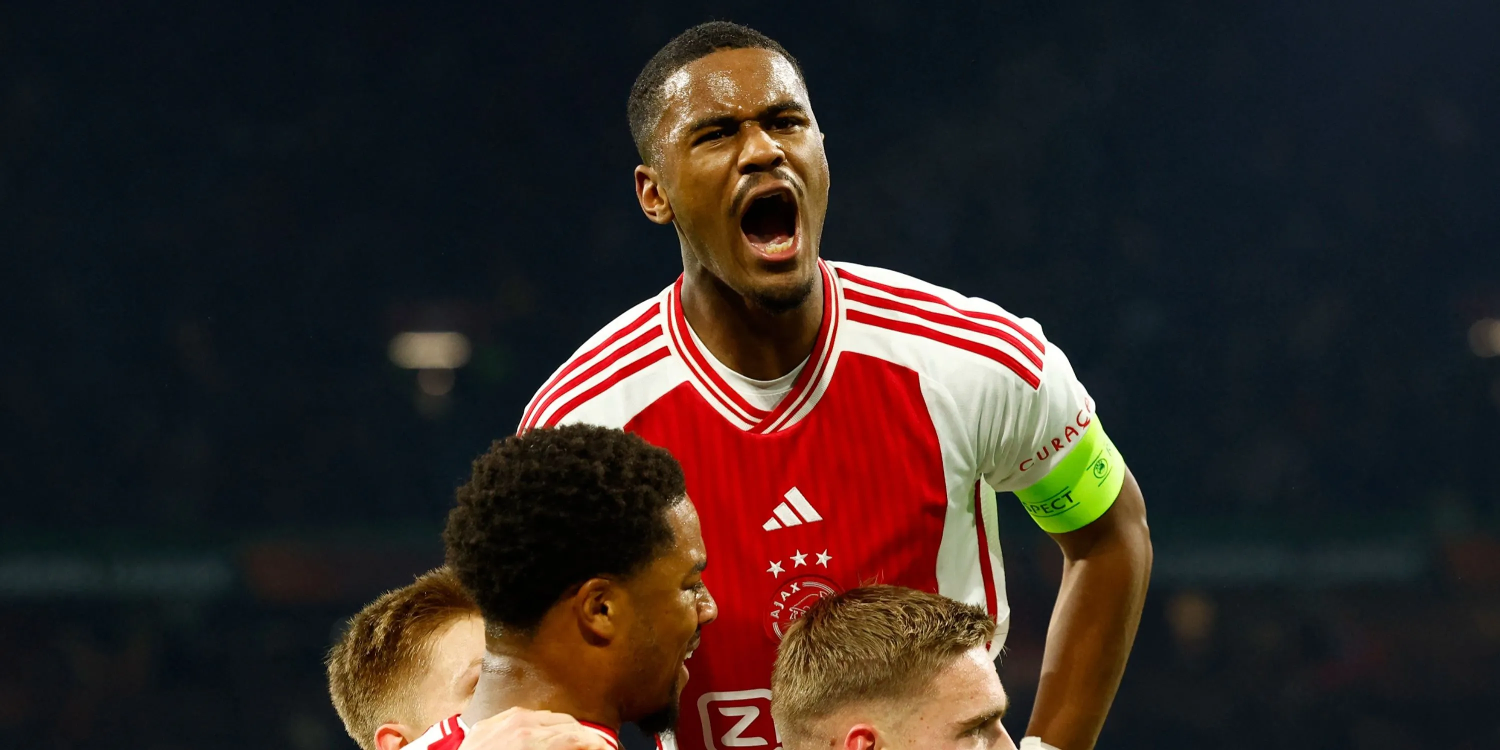 Jorrel Hato thi đấu cho Ajax Amsterdam
