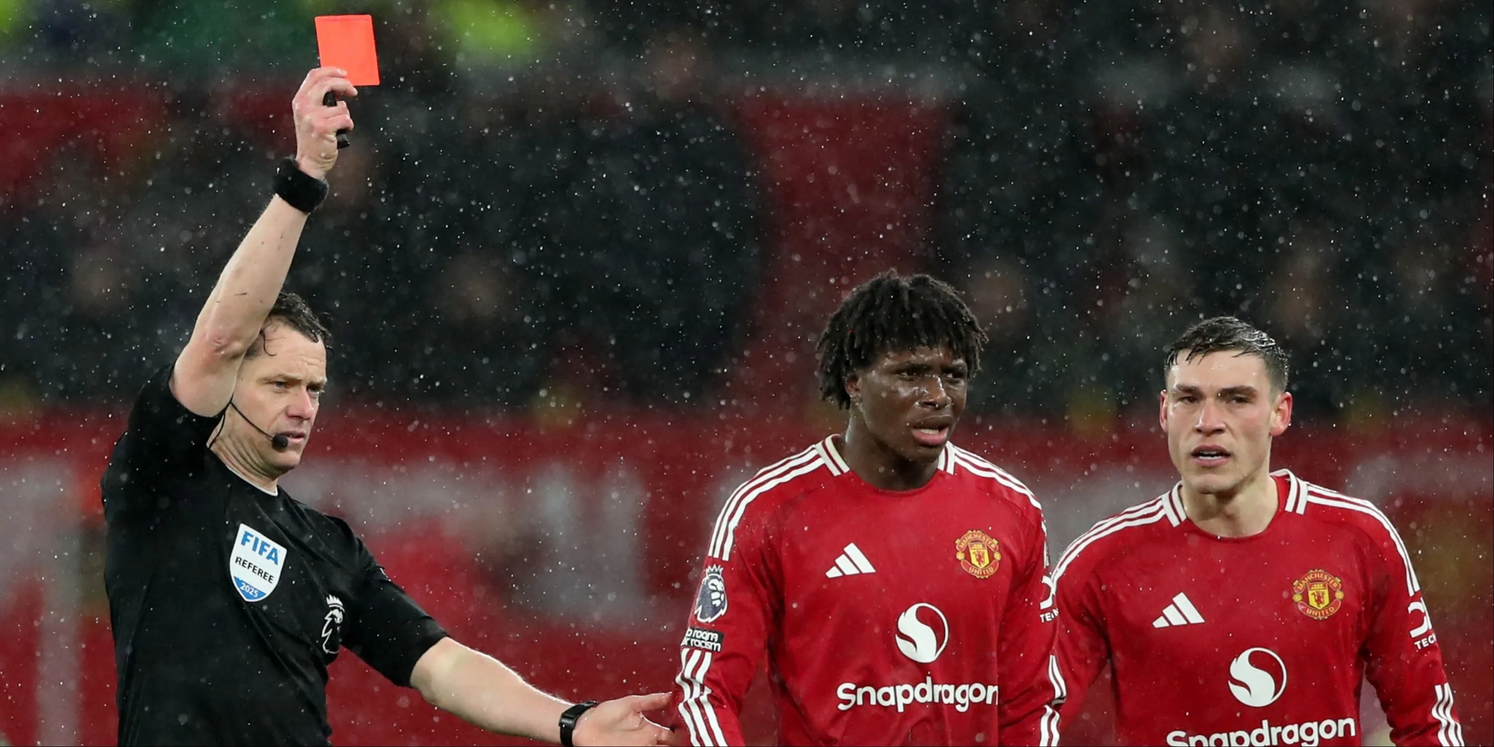 Patrick Dorgu thi đấu cho Manchester United trong mùa giải đầu tiên
