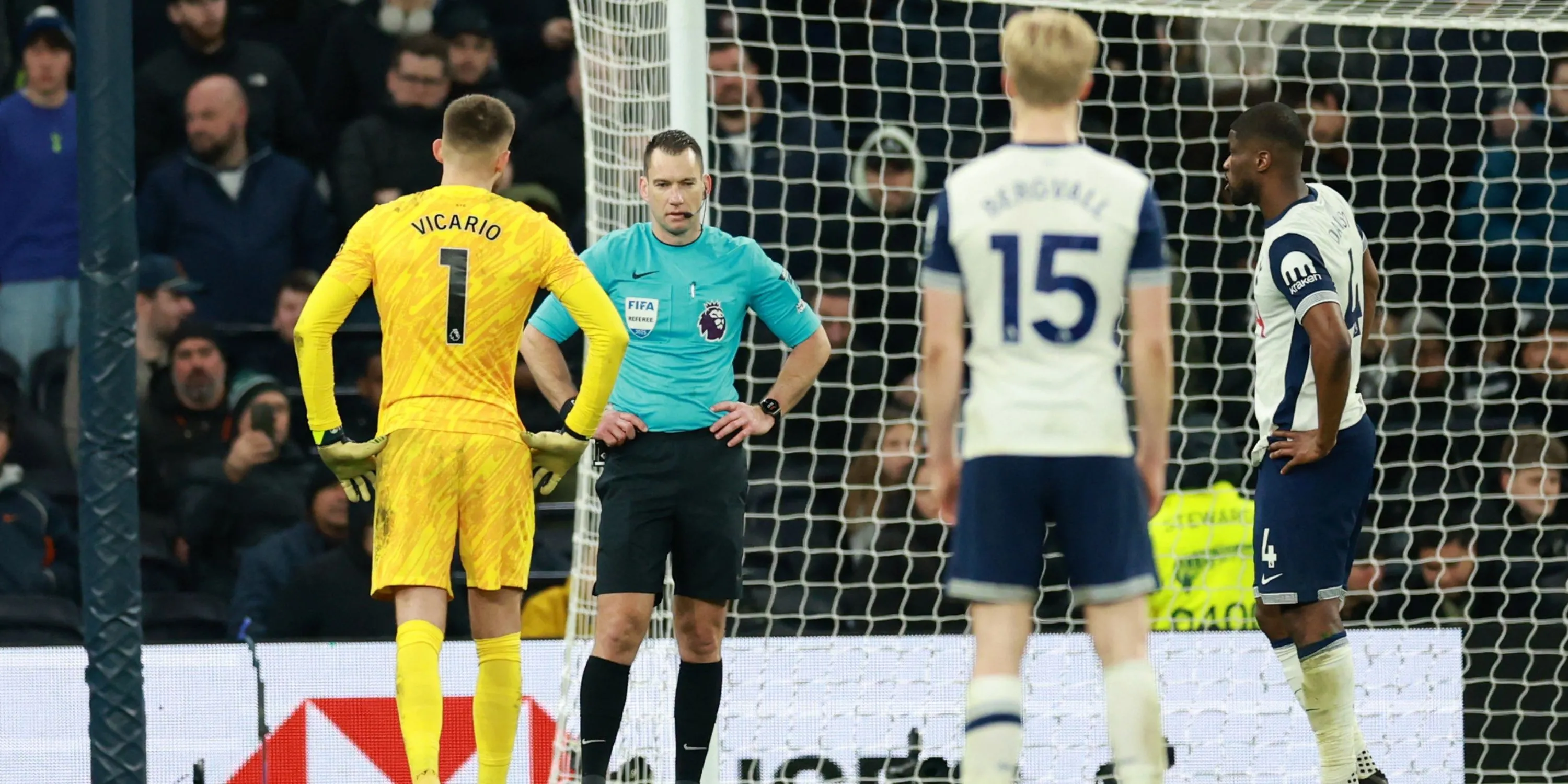 Thủ môn Guglielmo Vicario của Tottenham Hotspur