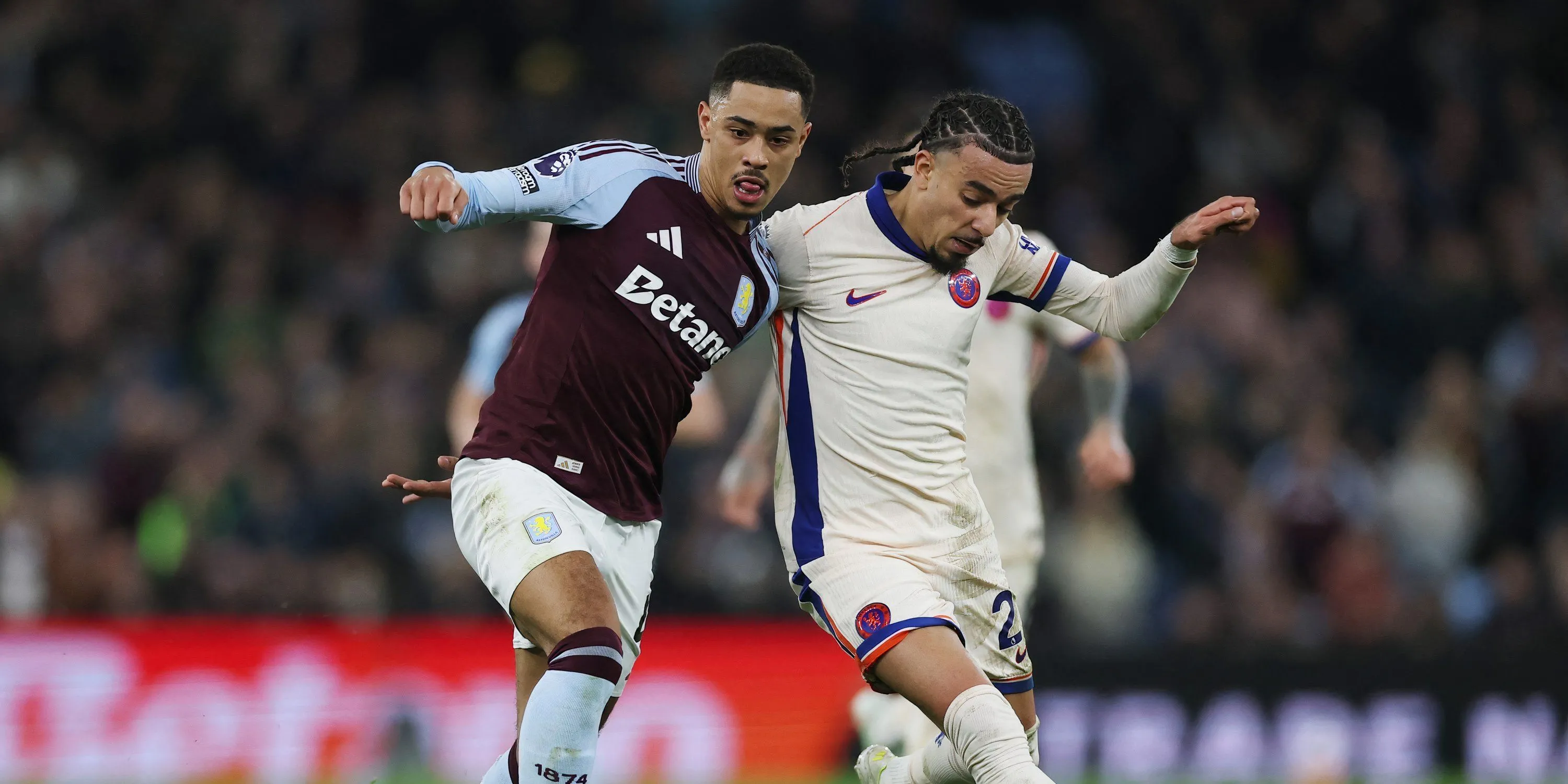 Tiền vệ Jacob Ramsey của Aston Villa trên sân Premier League