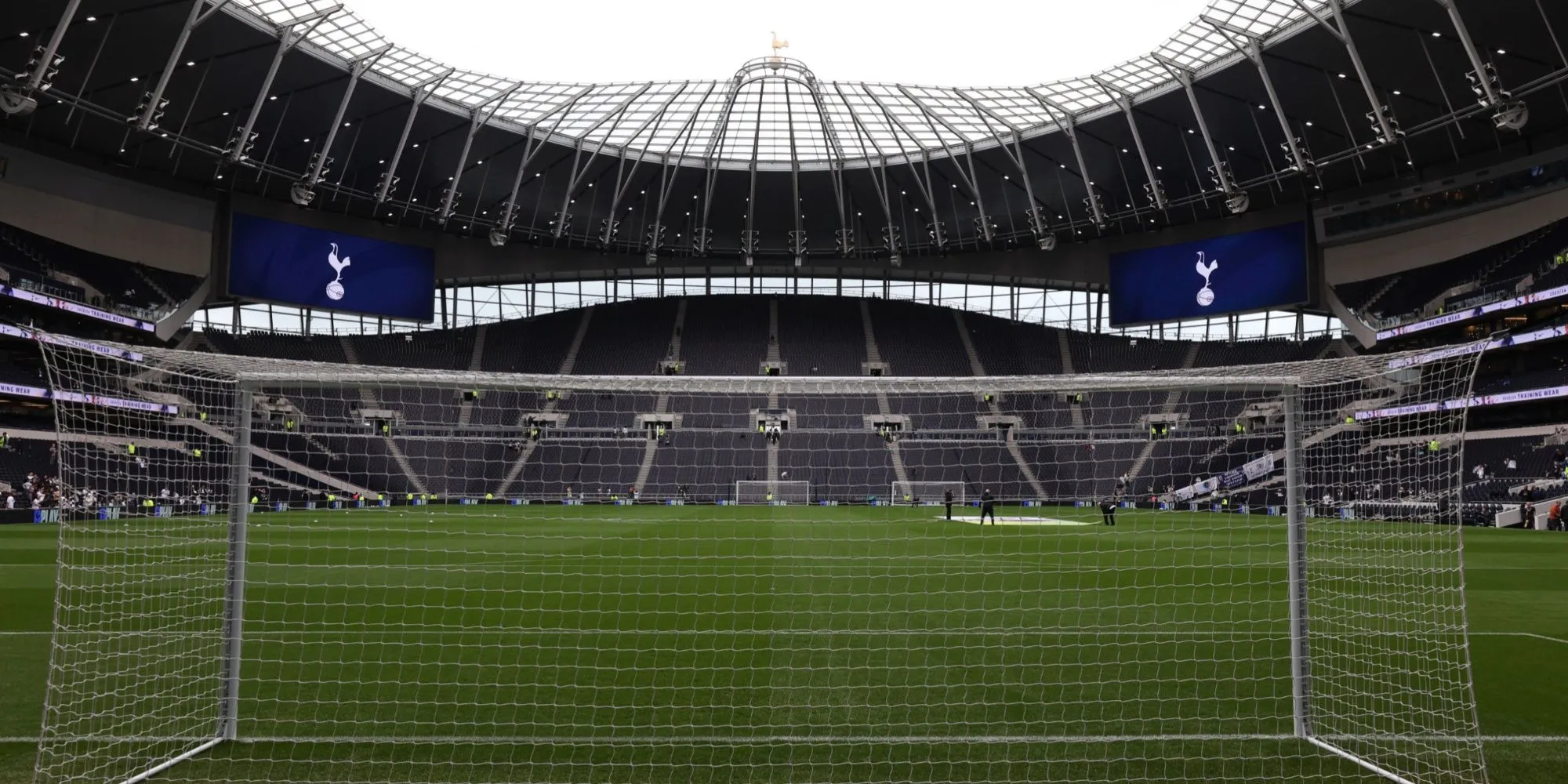 Toàn cảnh sân vận động Tottenham Hotspur hiện đại và hoành tráng