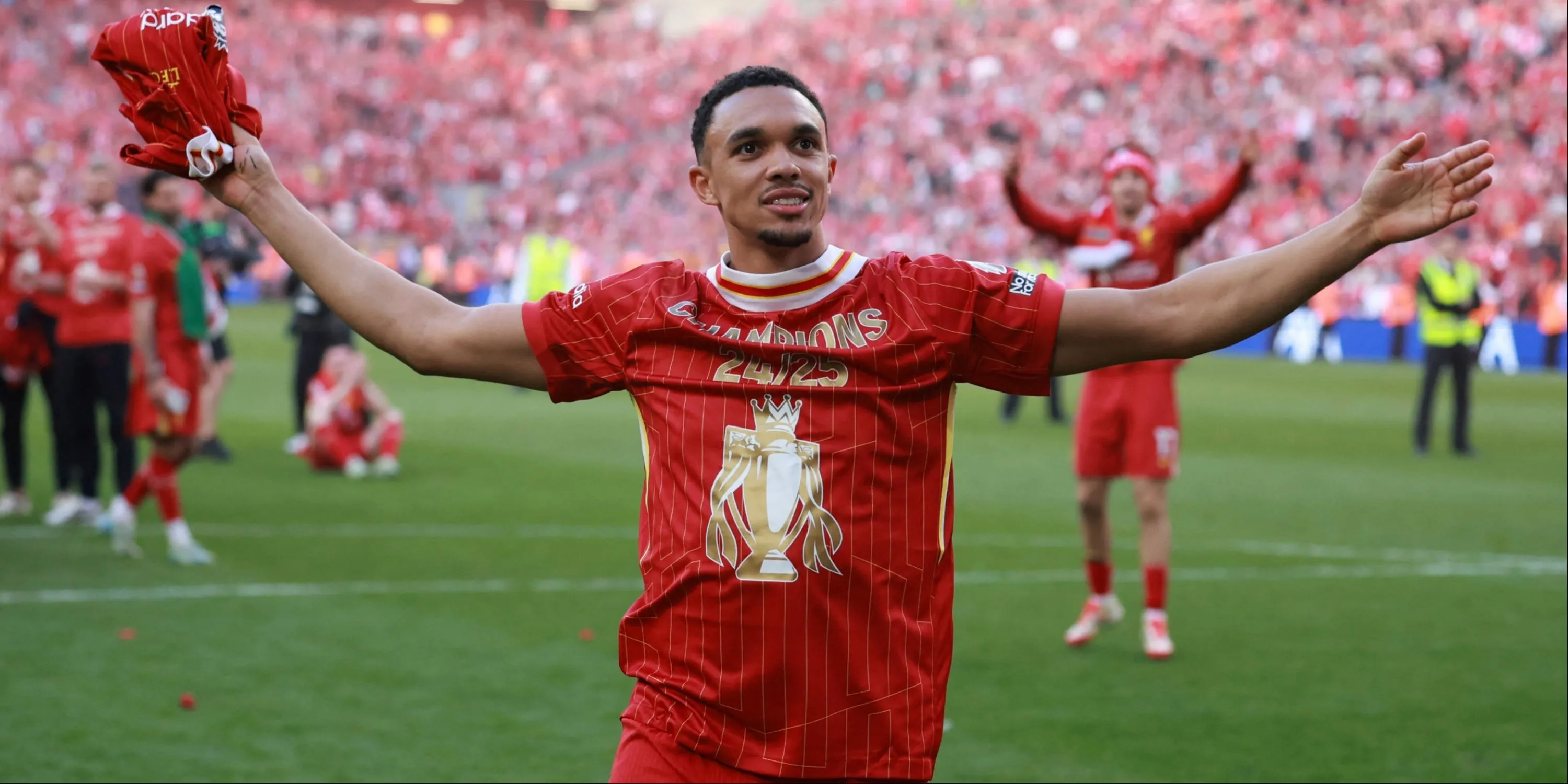 Trent Alexander-Arnold trong màu áo Liverpool mùa giải 2024-2025