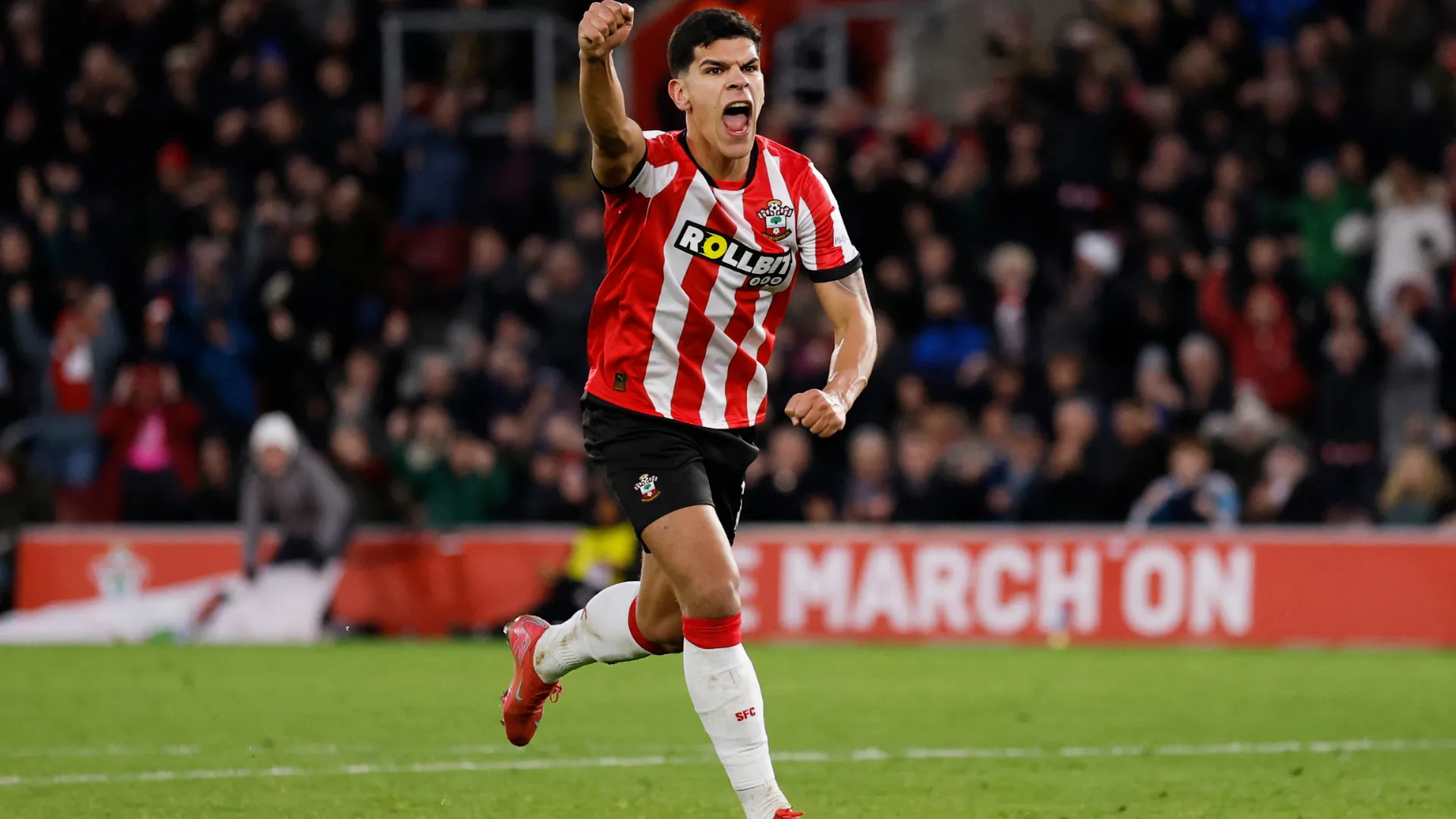 Cầu thủ trẻ Mateus Fernandes trong màu áo Southampton