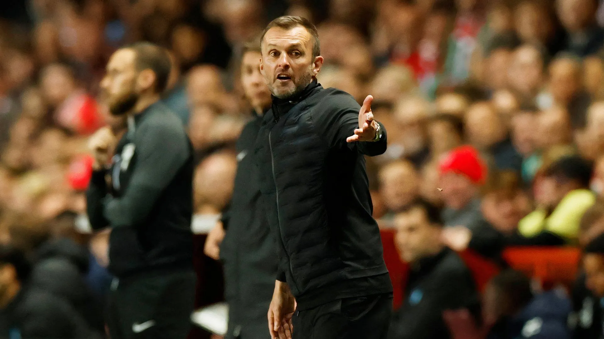 Chân dung HLV Nathan Jones, thuyền trưởng của Charlton Athletic