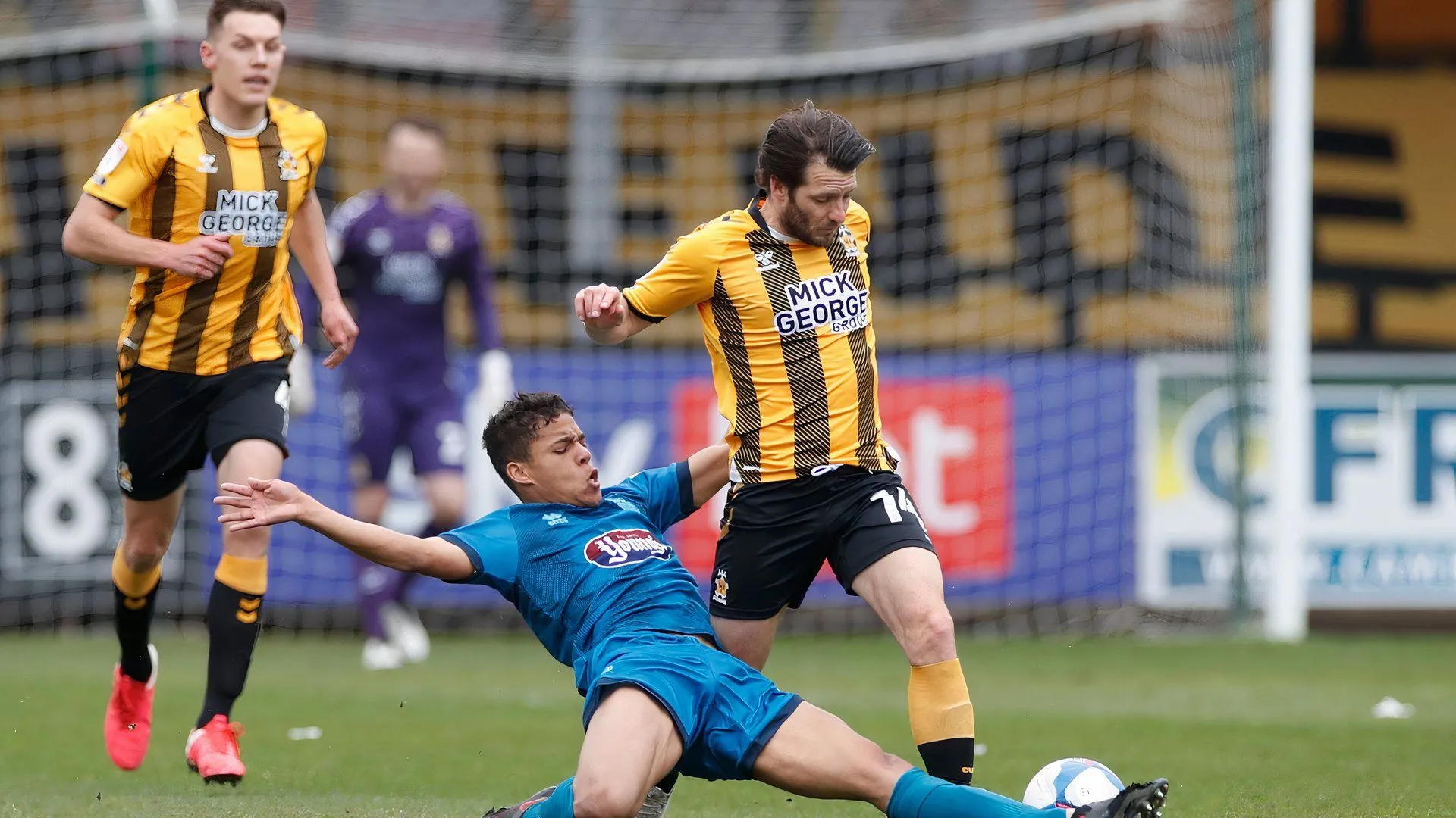 Evan Khouri, tiền vệ đa năng của Grimsby Town