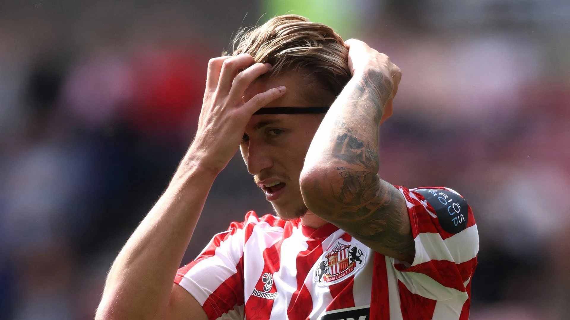 Jack Clarke tỏa sáng trong màu áo Sunderland tại Championship