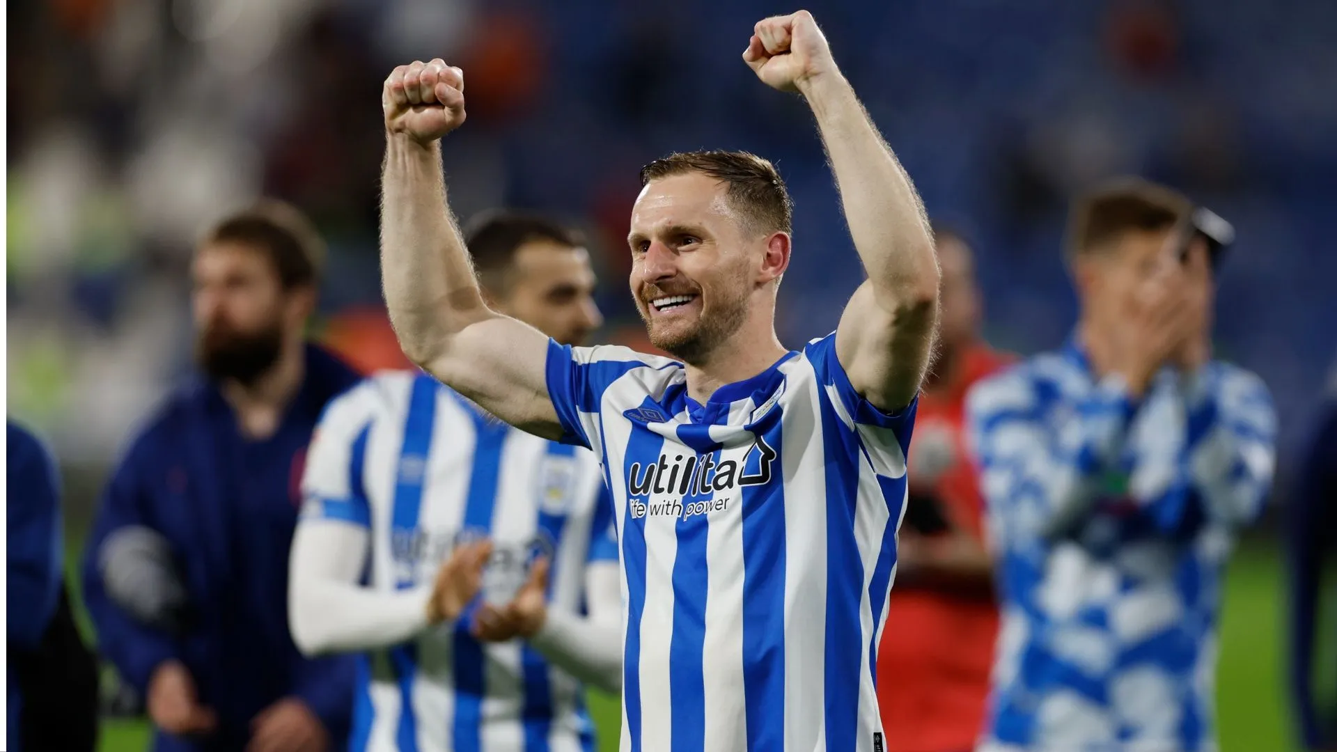 Tom Lees, hậu vệ giàu kinh nghiệm chuẩn bị rời Huddersfield