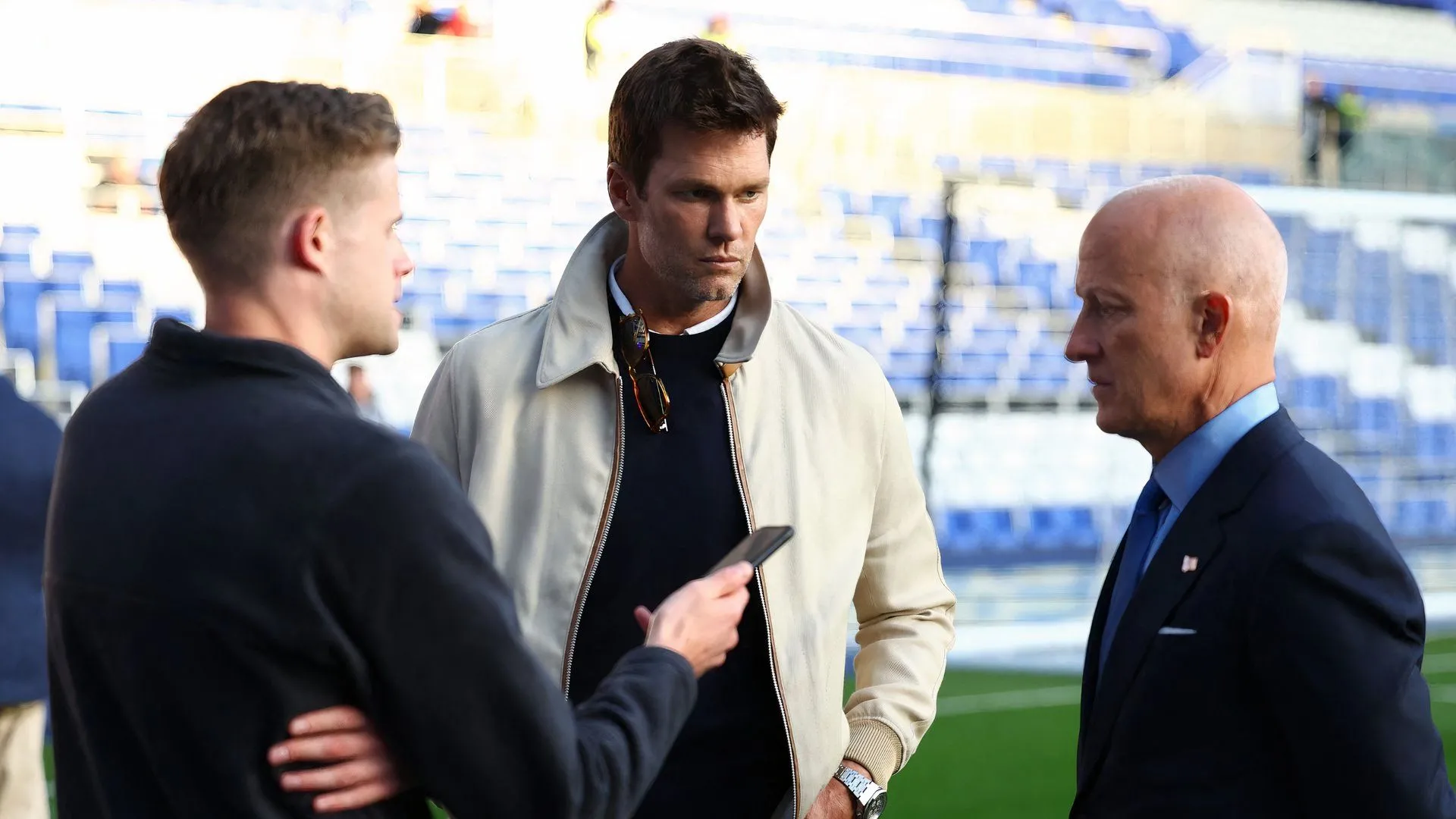 Tom Wagner và Tom Brady tại sân St Andrew của Birmingham City