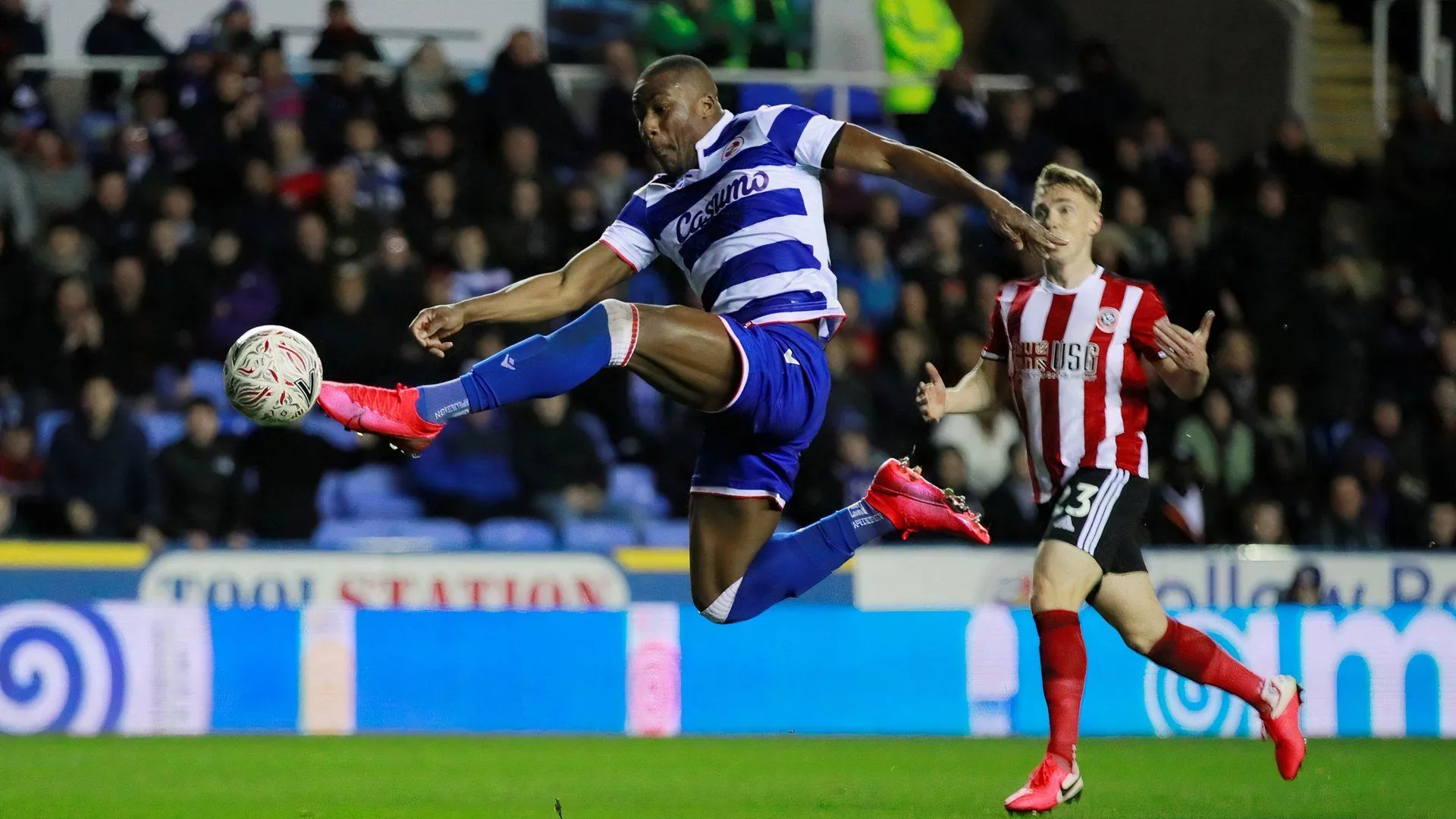 Yakou Meite, cựu cầu thủ được yêu thích tại Reading FC