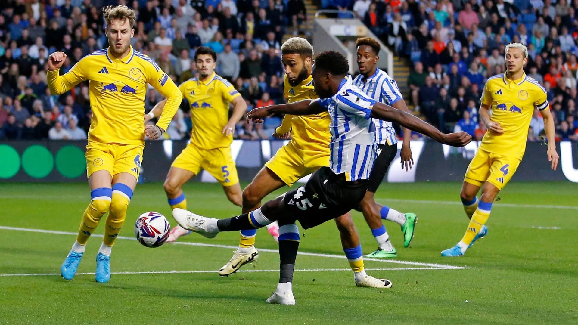 Anthony Musaba - Cầu thủ chạy cánh rời Sheffield Wednesday với mức giá thấp.