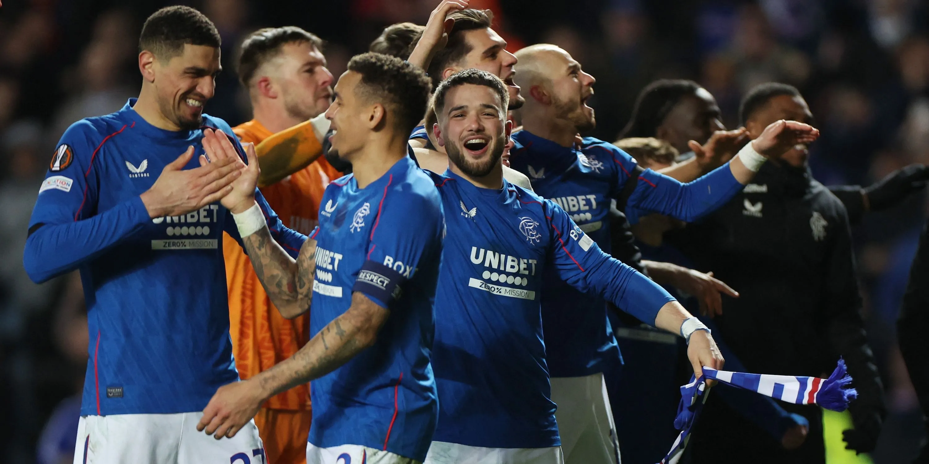 Cầu thủ Rangers ăn mừng, đội hình cần bổ sung chiều sâu