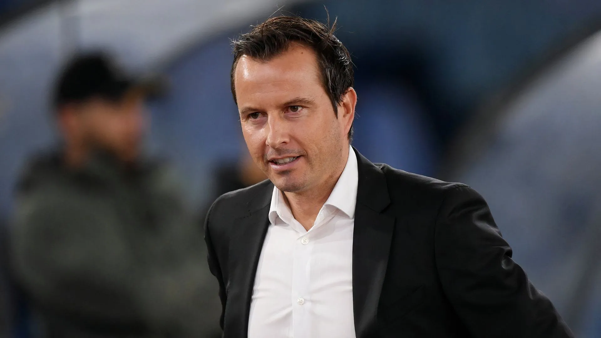 HLV Julien Stephan, người từng làm việc với Timothe Nkada tại Rennes, tạo lợi thế lớn cho QPR trong cuộc đua chuyển nhượng