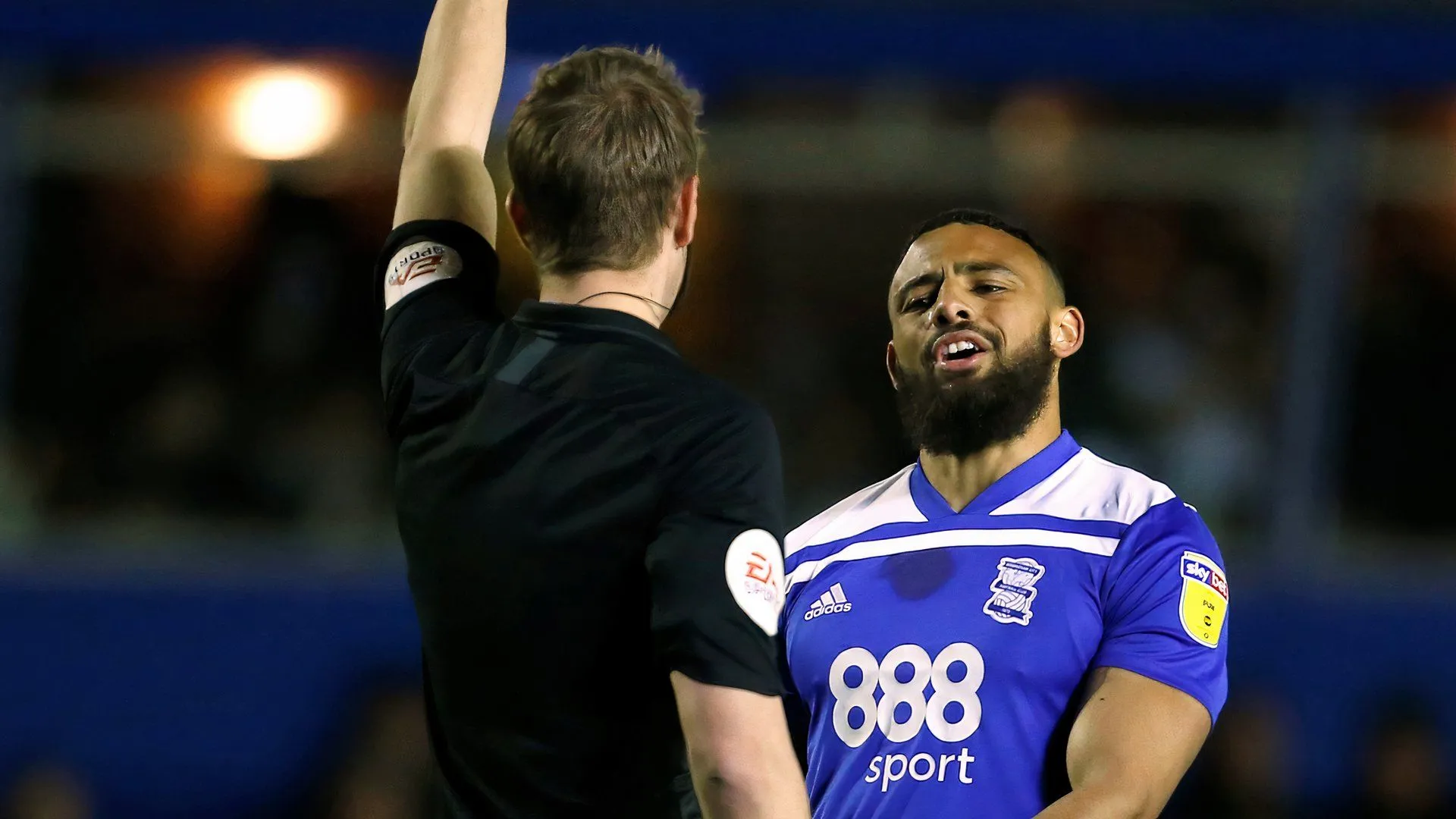 Isaac Vassell với vẻ mặt thất vọng sau một trận đấu