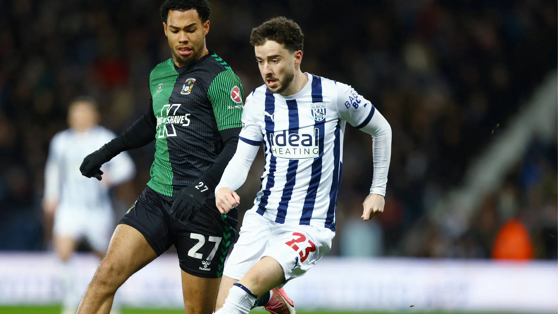 Mikey Johnston thi đấu cho West Brom