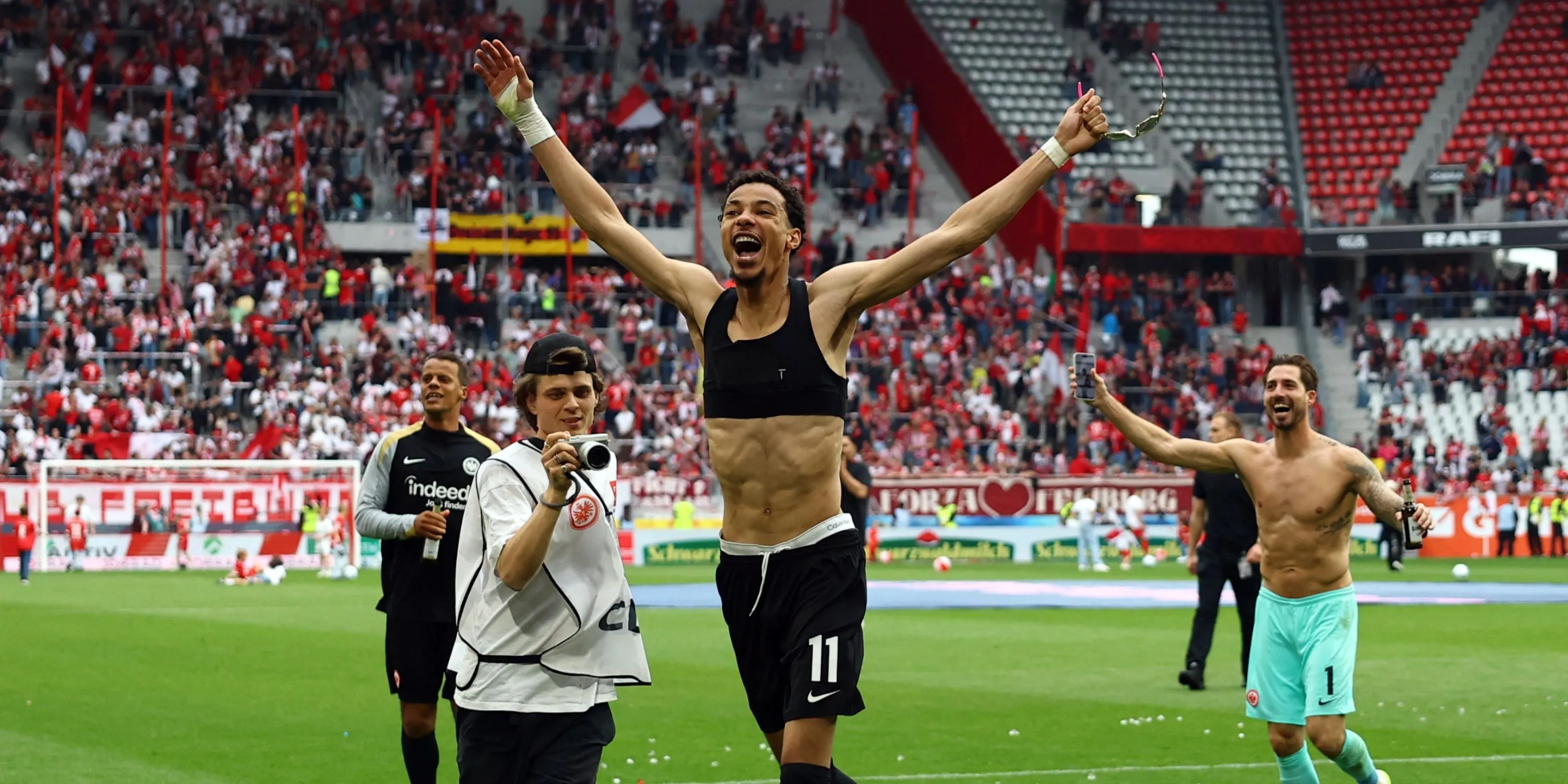 Tiền đạo Hugo Ekitike của Eintracht Frankfurt trong một trận đấu tại Bundesliga