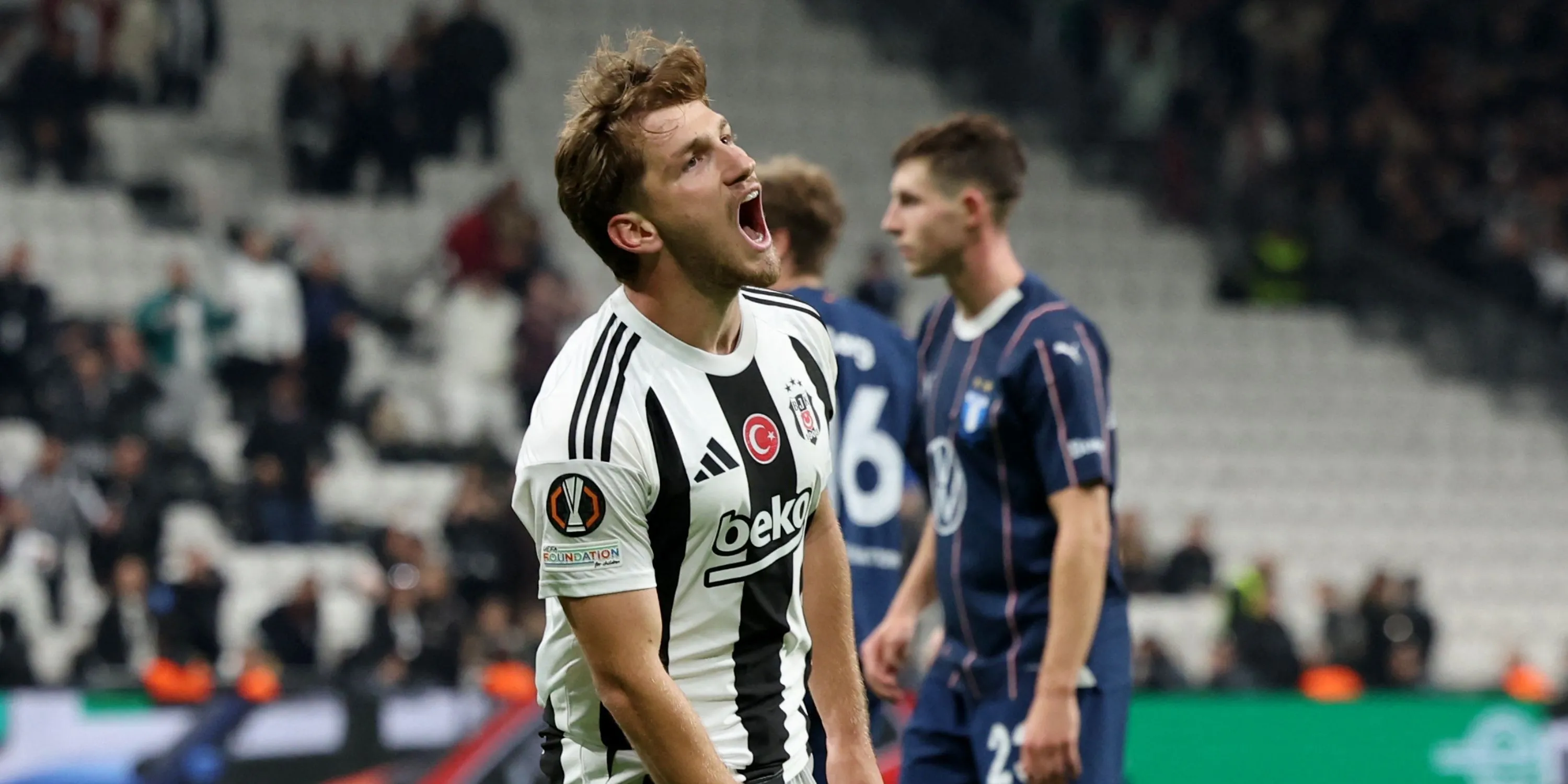 Tiền đạo trẻ Semih Kılıçsoy trong màu áo Besiktas