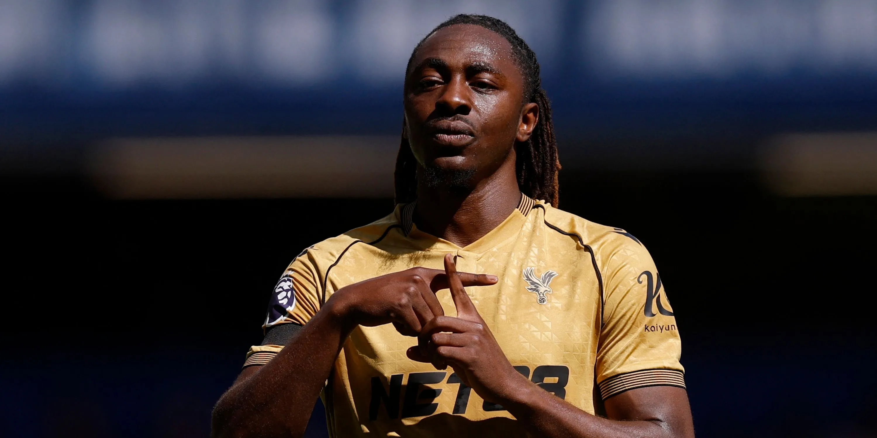 Eberechi Eze ăn mừng bàn thắng cho Crystal Palace, cầu thủ đang gây sức ép để chuyển đến Tottenham.