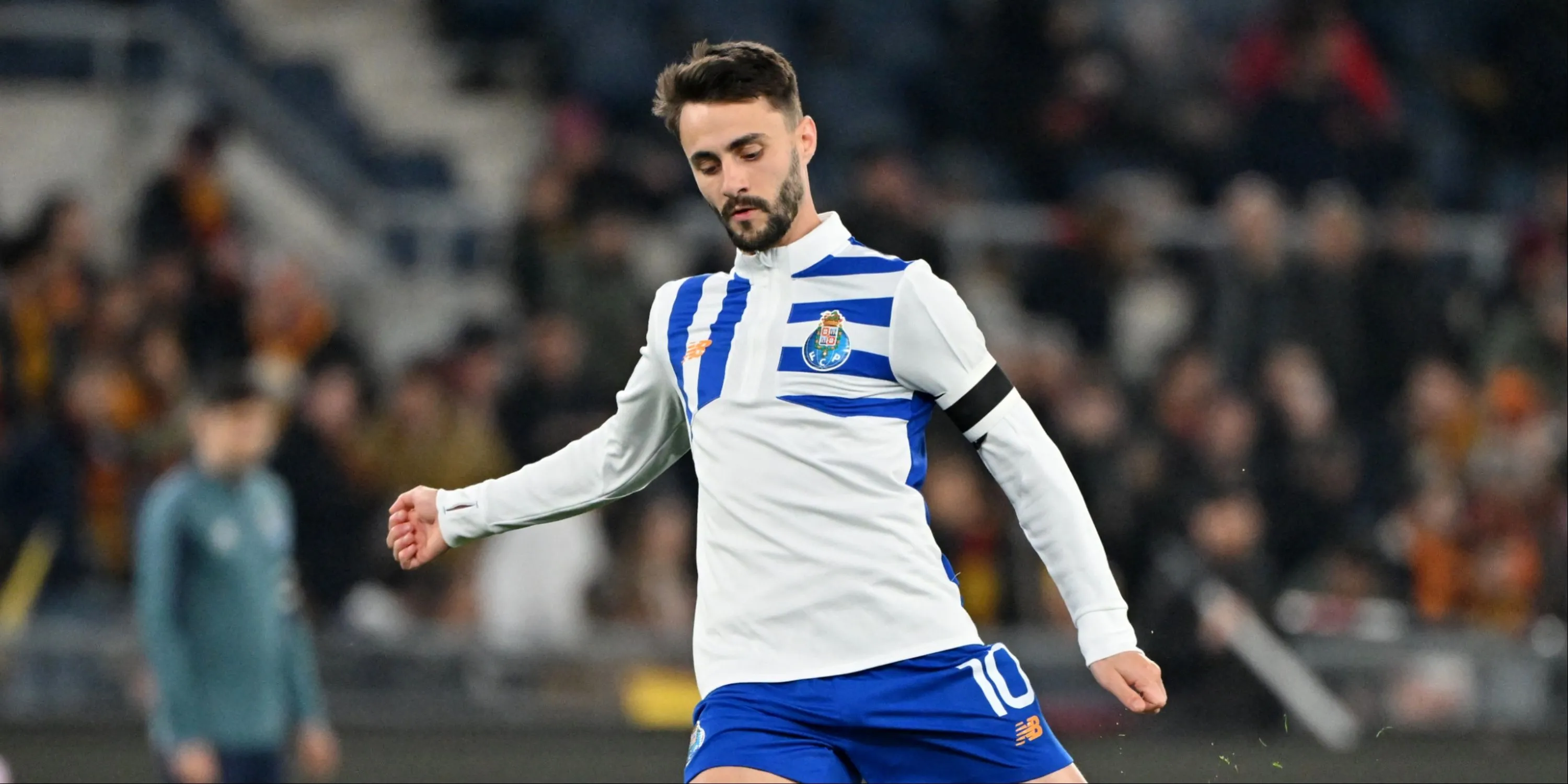 Fabio Vieira thi đấu cho Porto