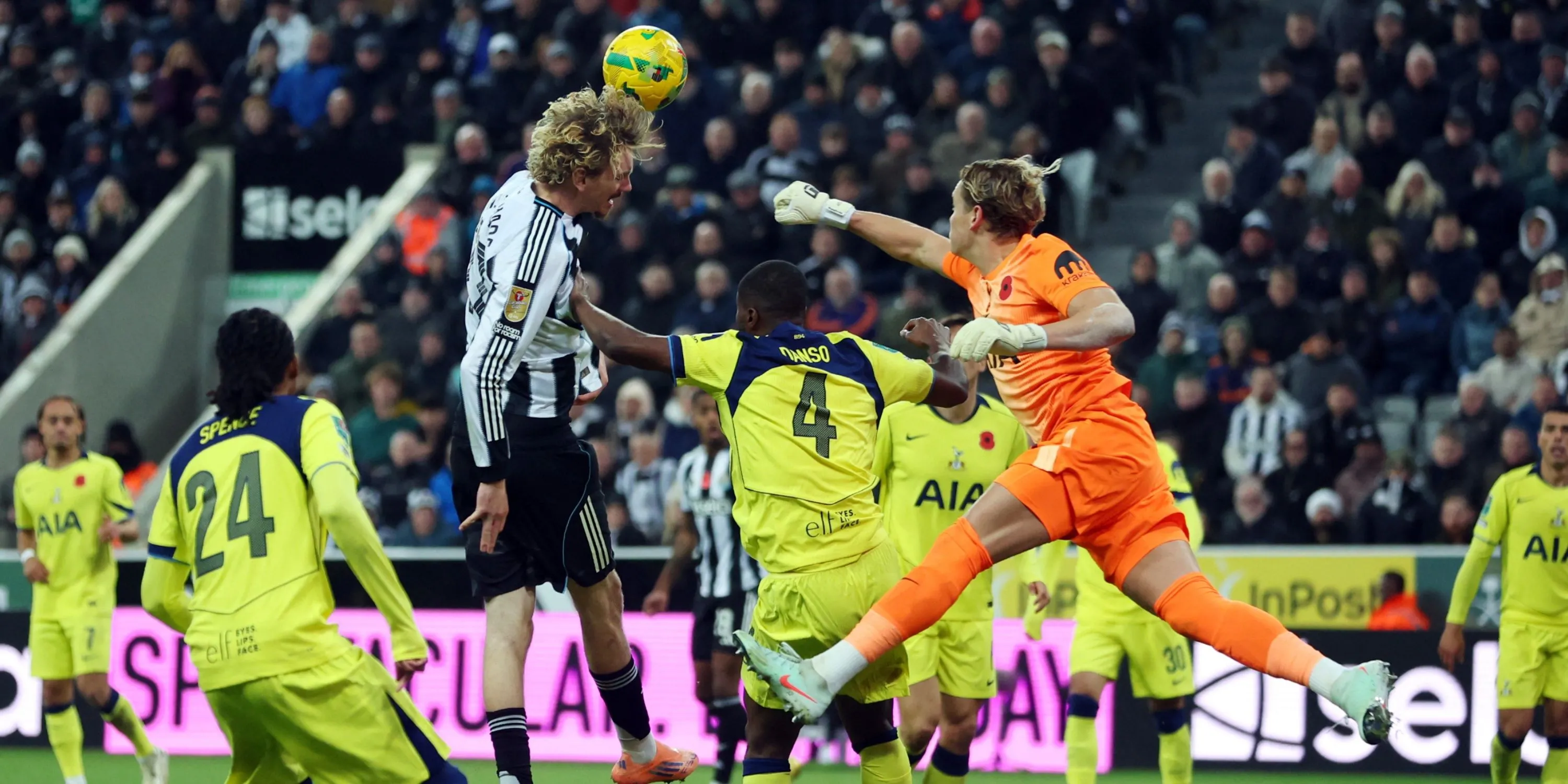 Antonin Kinsky chịu chỉ trích sau sai lầm dẫn đến bàn thắng cho Newcastle