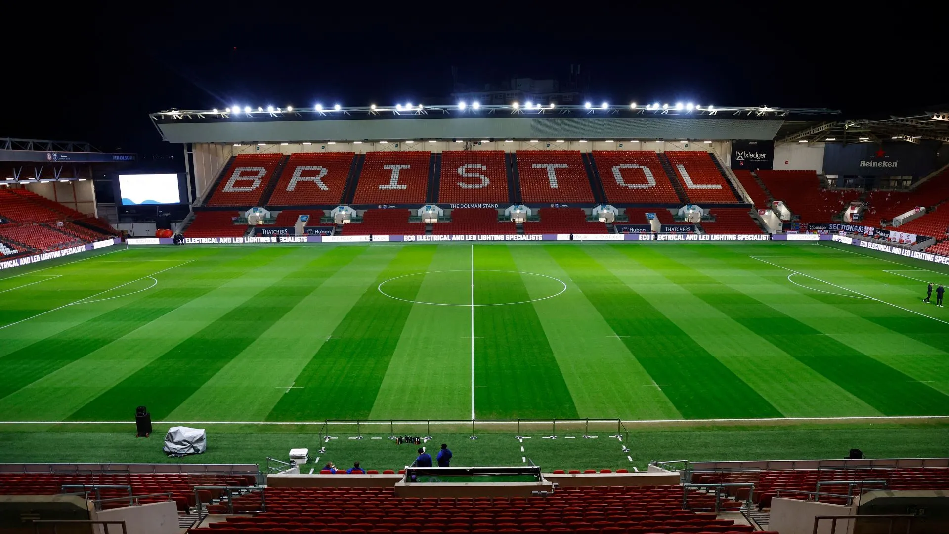Ashton Gate sau cải tạo, nguồn cảm hứng cho Bristol City phát triển