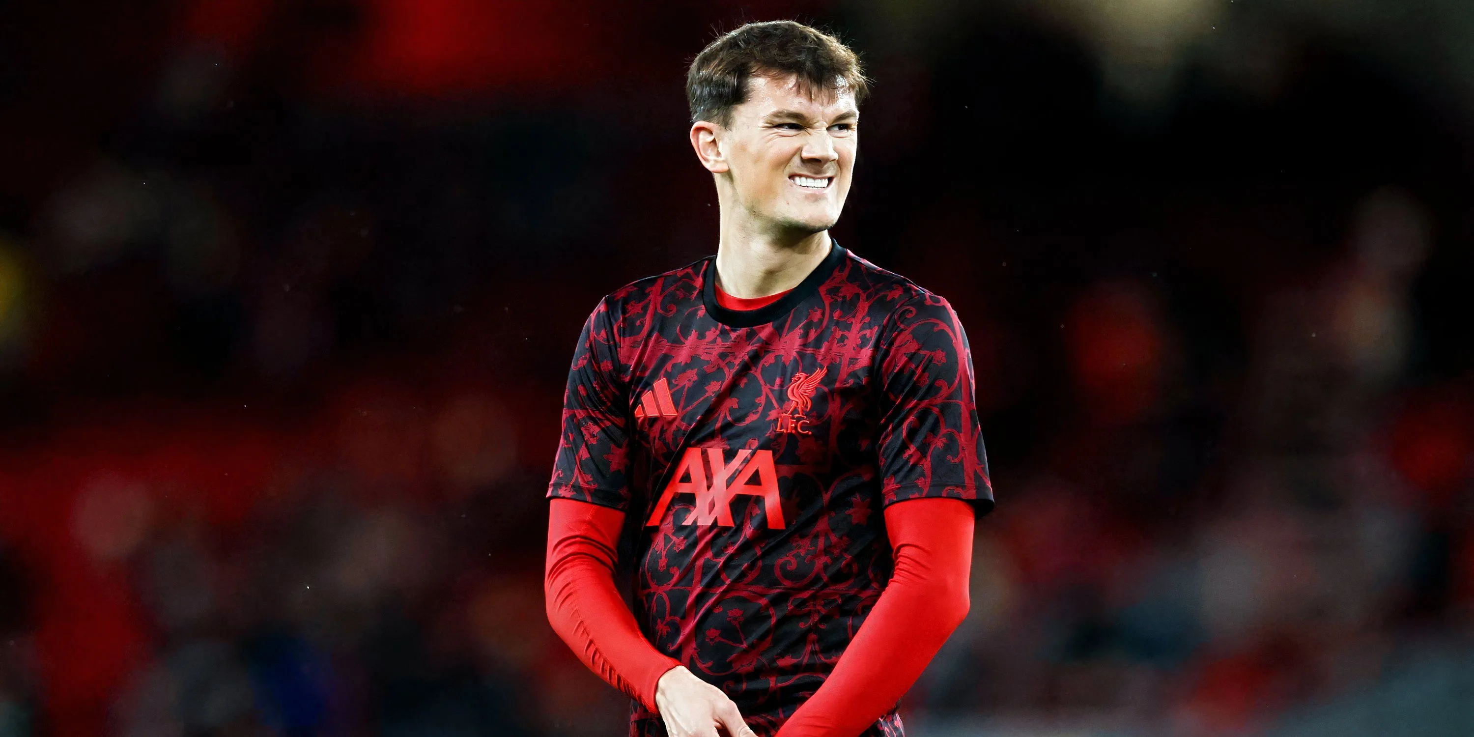 Calvin Ramsay chơi chắc chắn ở hành lang phải, thể hiện khả năng dự phòng cho cánh phải Liverpool