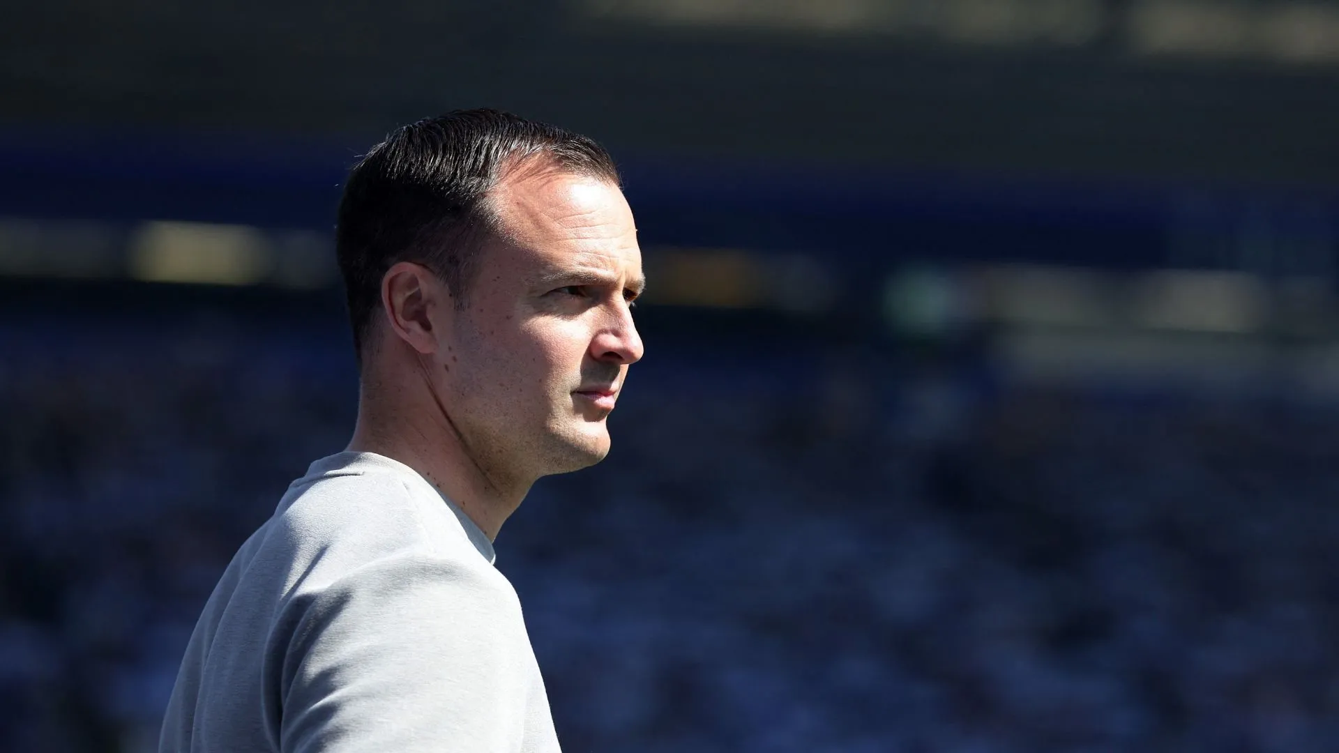 Chris Davies huấn luyện viên Birmingham City trả lời họp báo, phủ nhận mâu thuẫn giữa Klarer và Neumann
