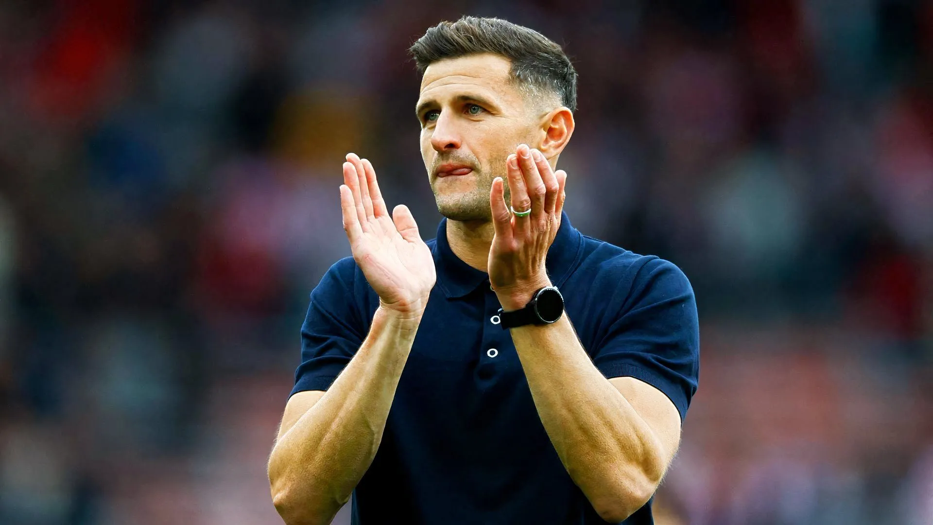 HLV John Mousinho của Portsmouth đang đối mặt áp lực cải thiện phong độ hàng công