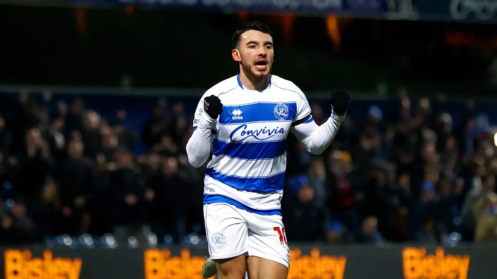 Ilias Chair trong màu áo QPR, sự lựa chọn tăng cường cho hàng công và băng ghế dự bị