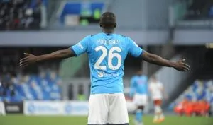 Kalidou Koulibaly trong màu áo Napoli, mẫu trung vệ theo phong cách Spalletti