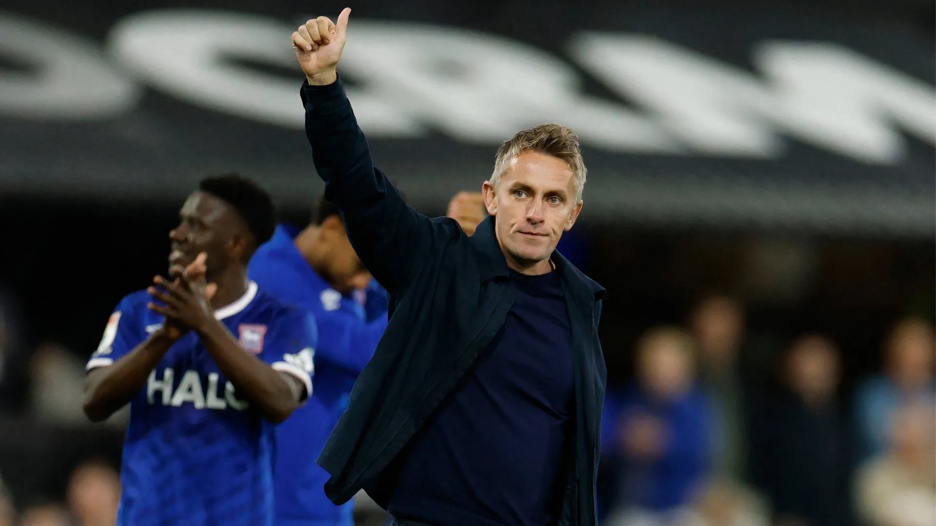 Kieran McKenna điều chỉnh chiến thuật Ipswich với sơ đồ 4-2-3-1 trong quá khứ