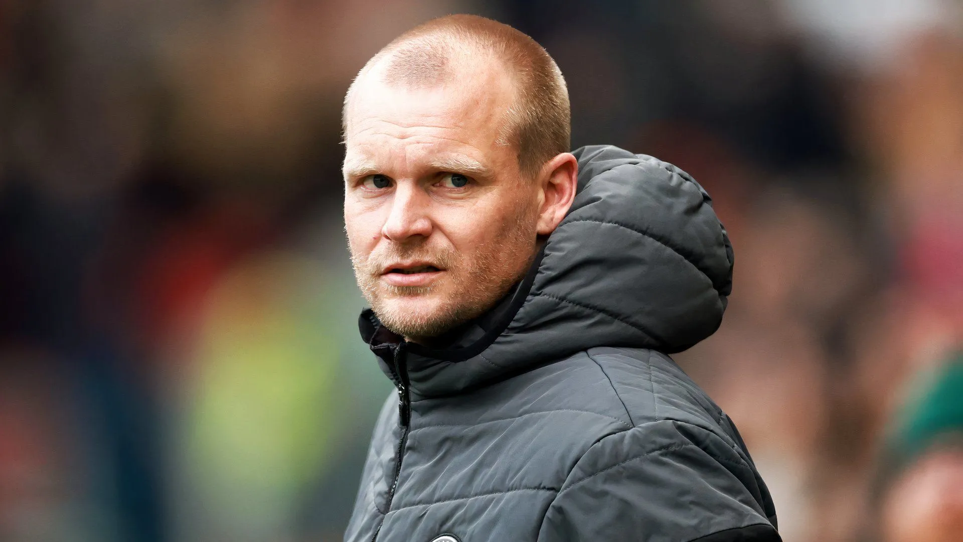 Liam Manning nhận nhiệm vụ chèo lái Norwich sau Thorup