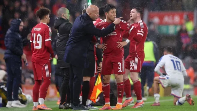 Liverpool liên tiếp nhận kết quả thất vọng, chuỗi phong độ tồi tệ làm lộ rõ vấn đề nhân sự và chiến thuật.